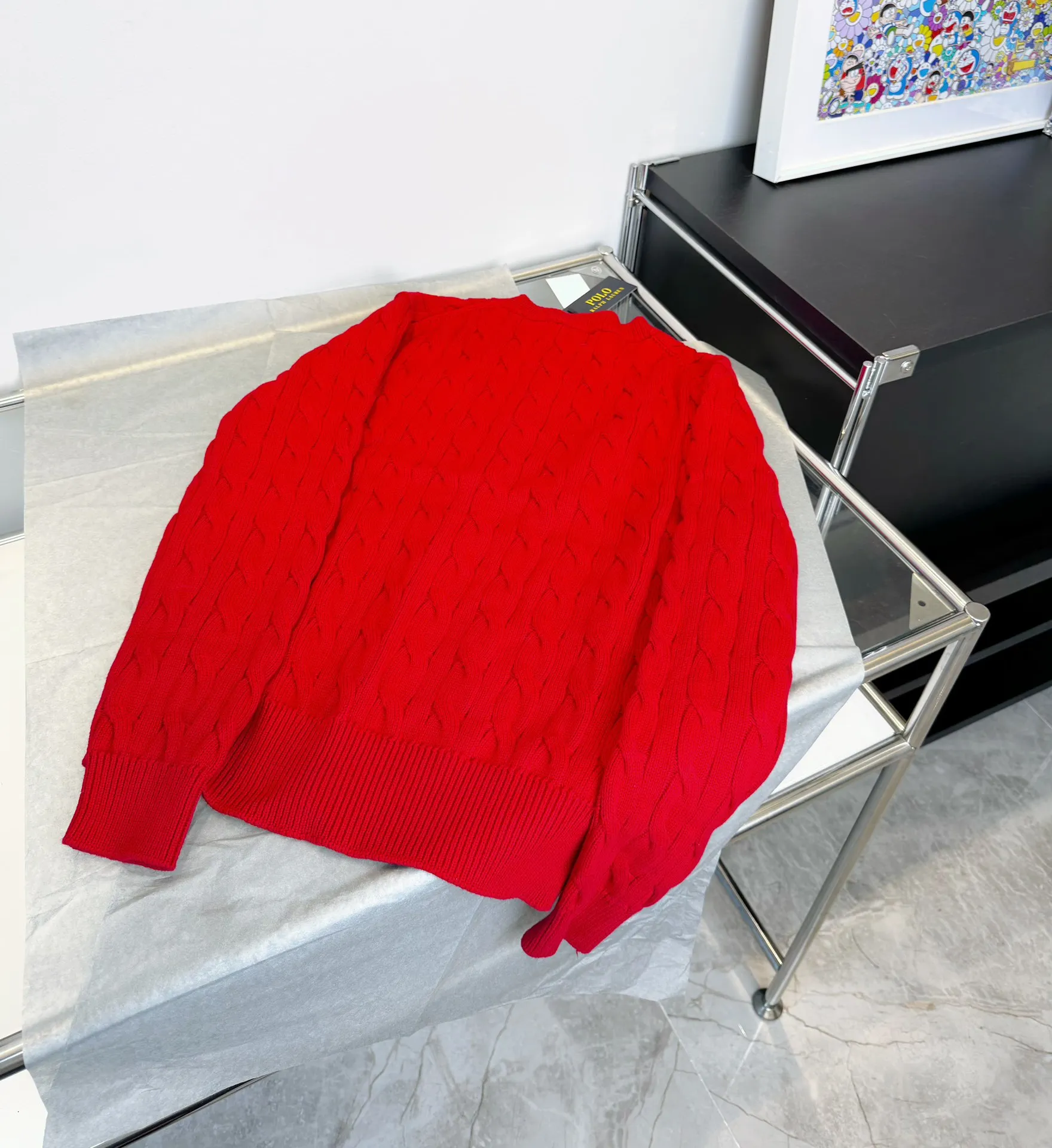 🅿️240 Style number: L05 (red) only xs s Ralph Lauren RL classic war horse logo embroidery on the chest cable pattern twist button round neck long sleeves buttoned knitted sweater cardigan jacket Color: SIZE: XS S M L Size reference # Length Bust Shoulder width 43.5 L 64 52 45 I will always love sweet girls. Soft and glutinous🧶🫶The style is a very classic cable sweater. American retro college style. Perfect hand comfort. It is a must-have item for spring, autumn and winter wardrobes. It also looks good when layered as an inner layer in cold weather. High-density LOGO embroidery on the chest, original customization of tag accessories. Made of pure cotton yarn 🧶 blended with wool, pure cotton is skin-friendly and comfortable, small label war horse embroidered twist turtleneck sweater 🐎 high quality. Follow the blogger to learn how to wear it! Let’s get a Ralph Lauren cable sweater. It’s a super hard-to-find series after it became popular. It’s hard to find one on the official website. It’s simple and practical to wear, with a lazy and loose feel. The thickened fabric has a more texture, soft and delicate feel, and a loose fit. Whether worn alone or layered, you can wear different styles of fashion with just one piece. ⚠️Contains wool products🦙 Pay attention to the washing method to avoid shrinkage